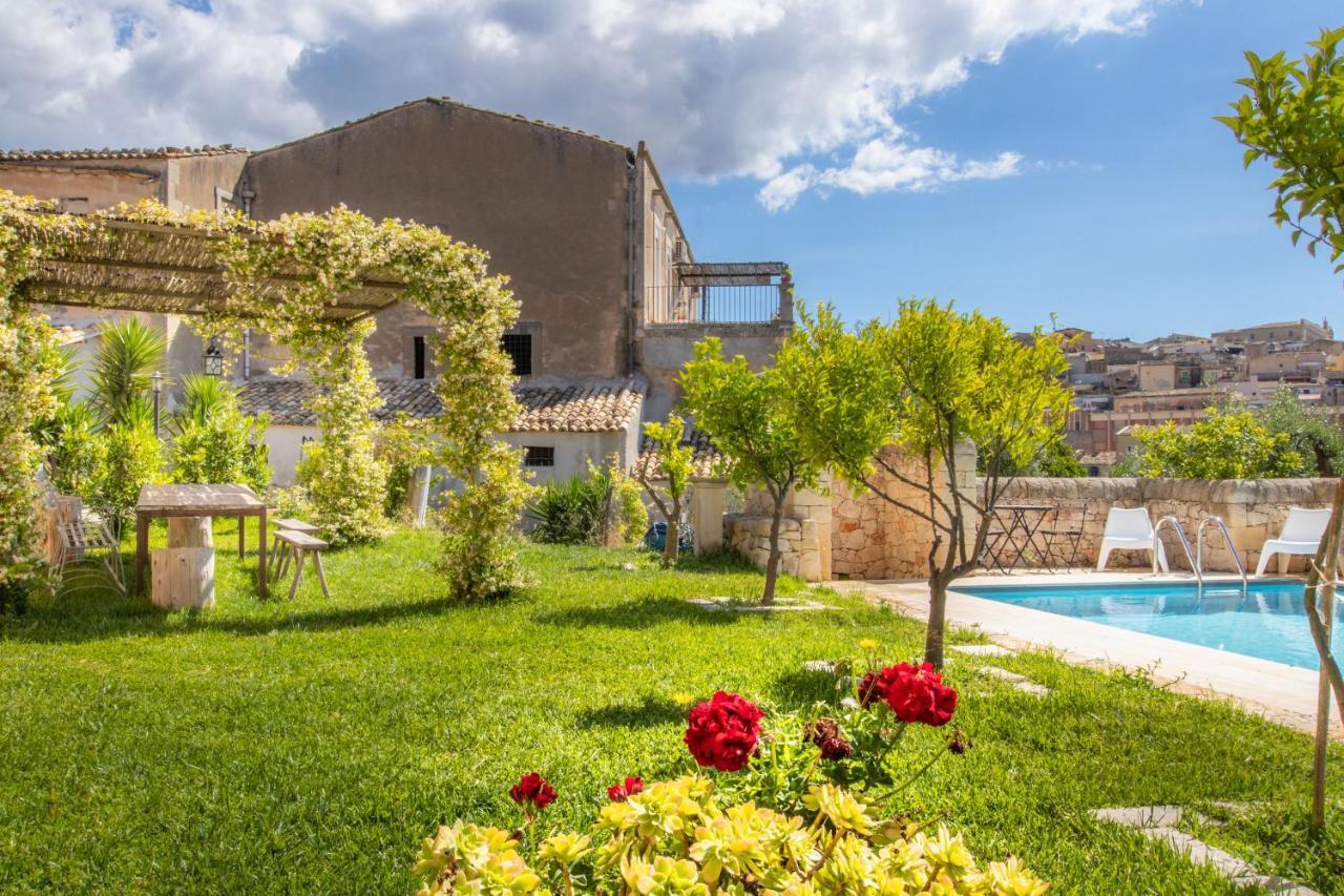 Villa Rosaria Rooms 노토 외부 사진
