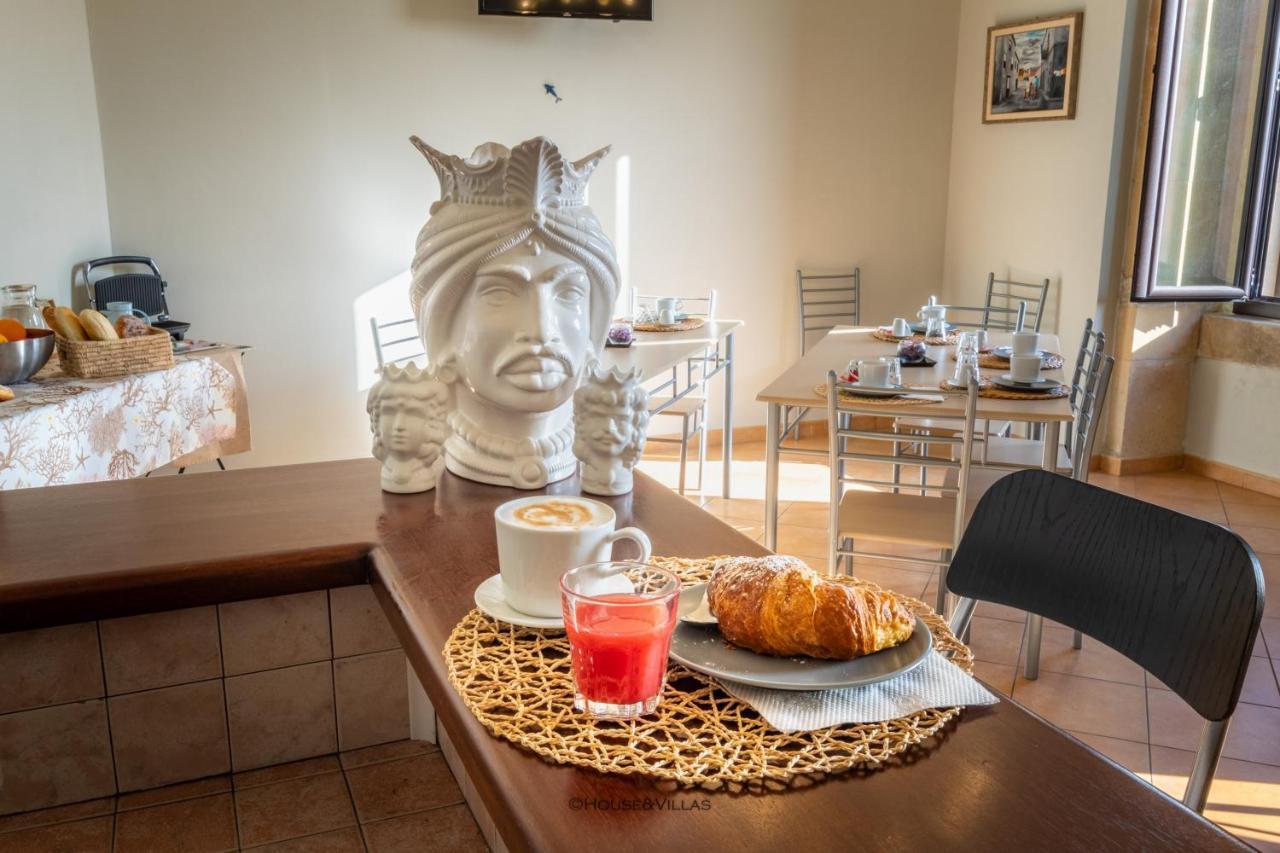 Villa Rosaria Rooms 노토 외부 사진