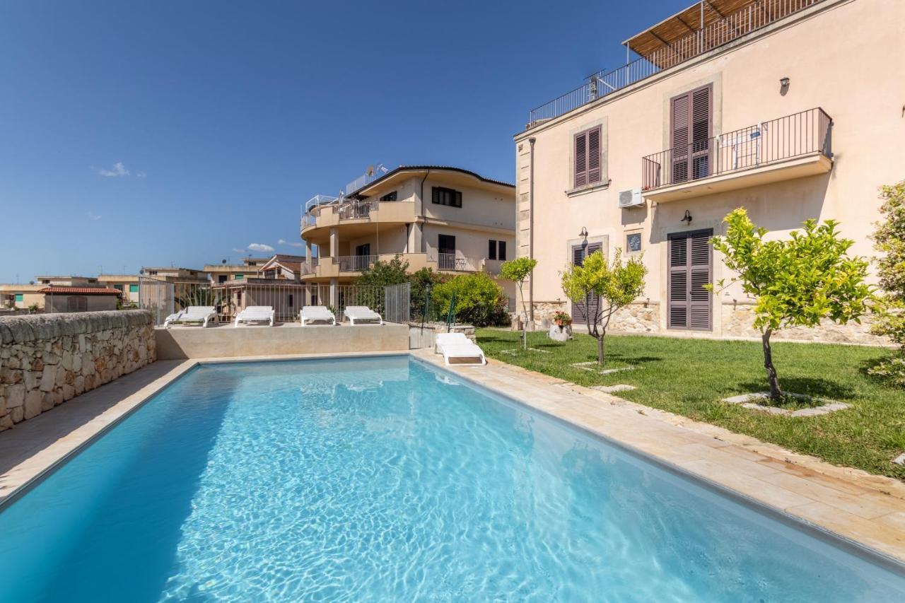 Villa Rosaria Rooms 노토 외부 사진